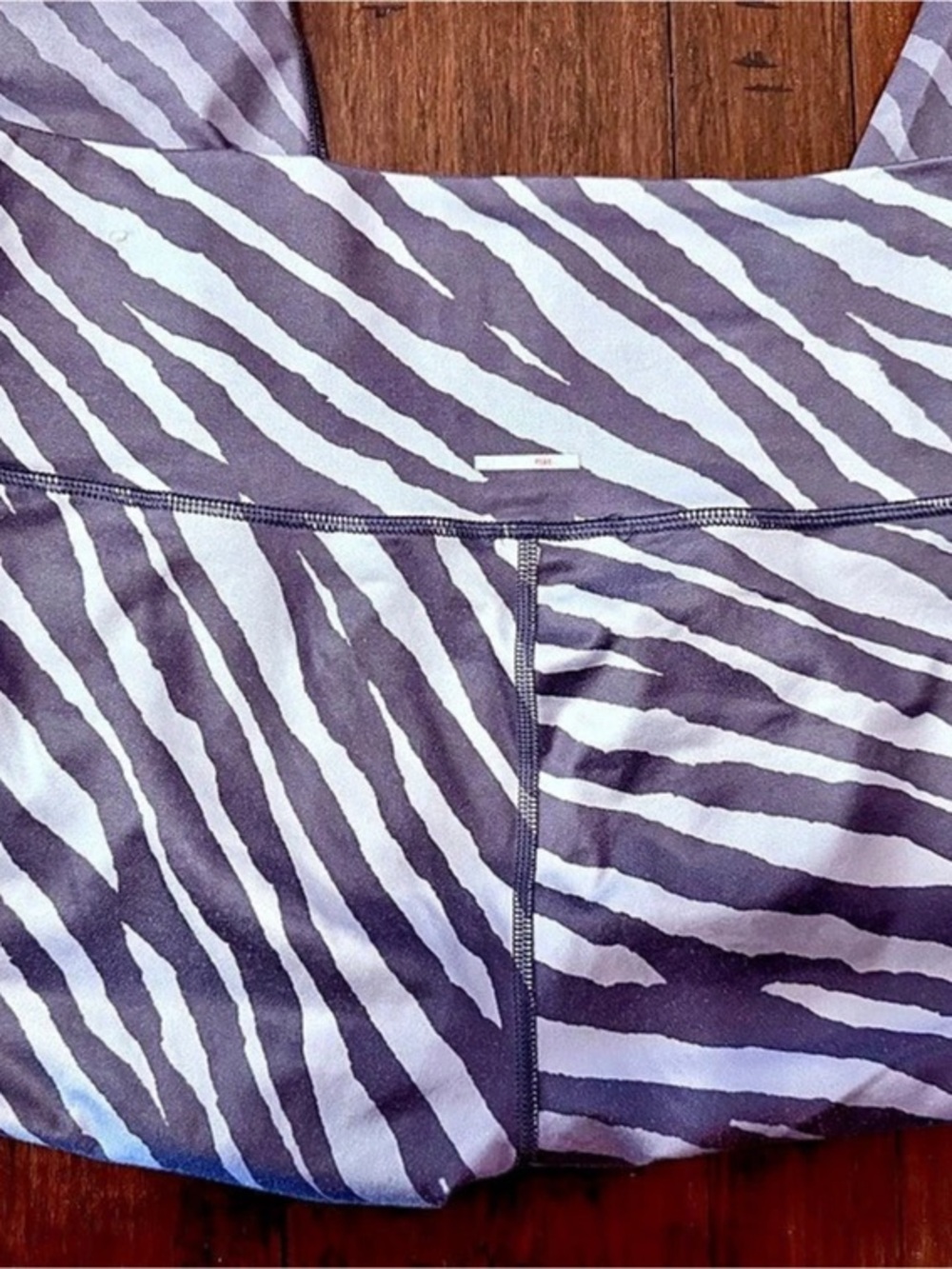 aerie Chill Play Move Zebra Print Leggings XL